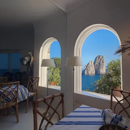 Azzurra * Κάπρι